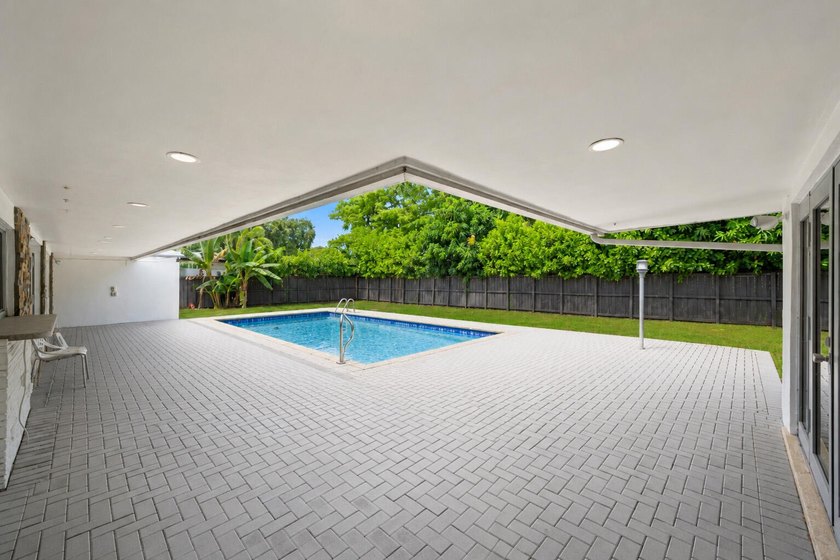 Welcome to Paradise. The property is located in this - photo 8