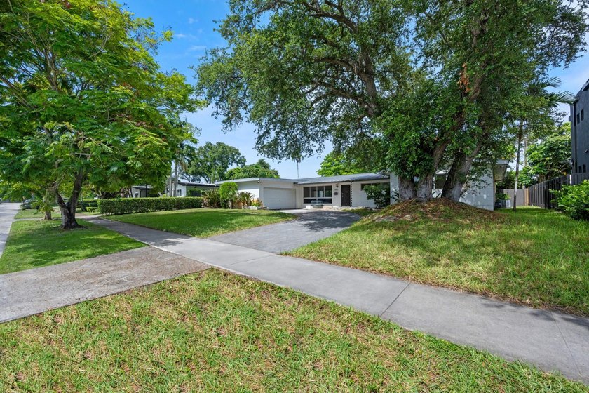 Welcome to Paradise. The property is located in this - photo 9