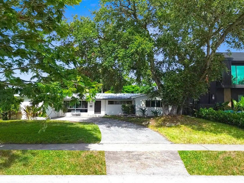 Welcome to Paradise. The property is located in this - photo 10