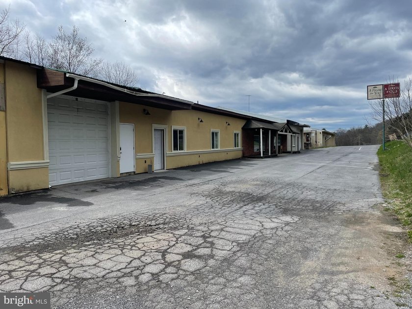 This versatile 18,000+/- square foot commercial property offers - photo 11