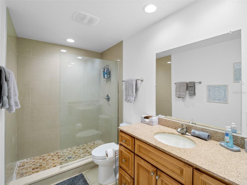 Attractive &amp; homey, well-maintained, single-owner investment - photo 12