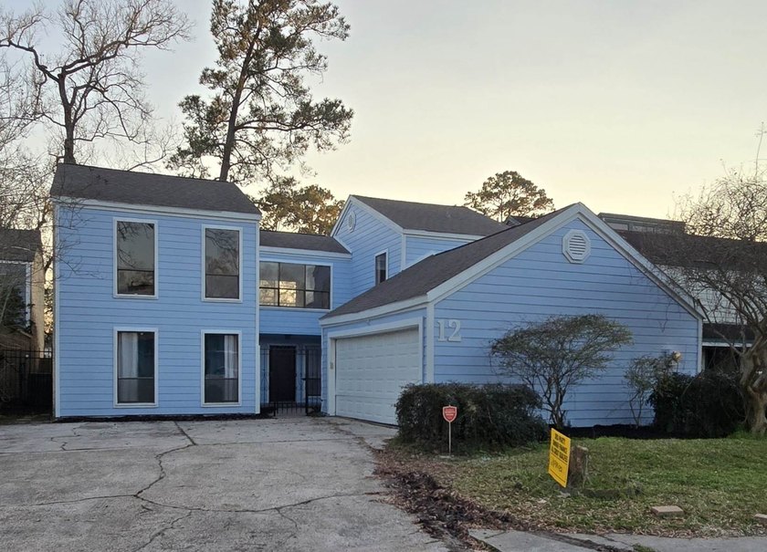 Beautiful, newly renovated 3 bed, 3 bath home with private - photo 12