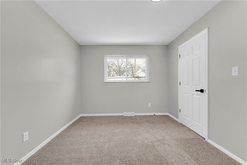 High-End, Move-In Ready Condo in a Highly Sought-After End Unit! - photo 17