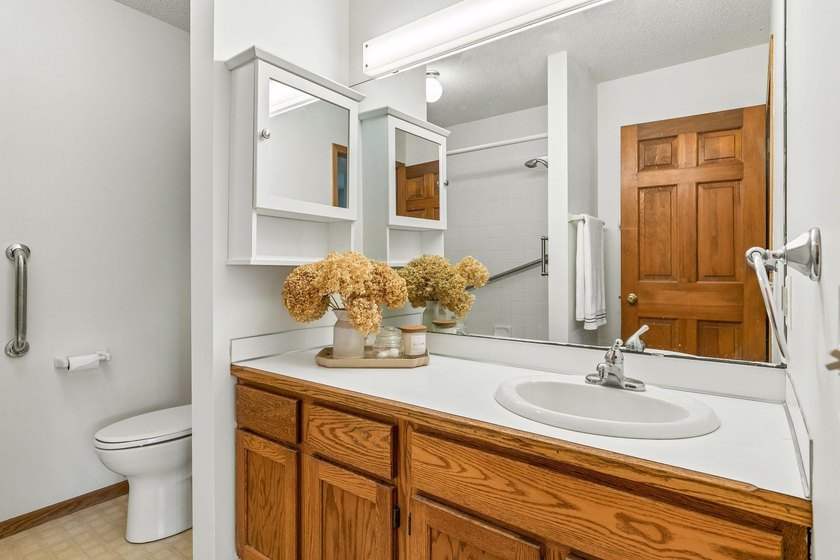 Welcome to comfortable living, private rear facing unit with - photo 20
