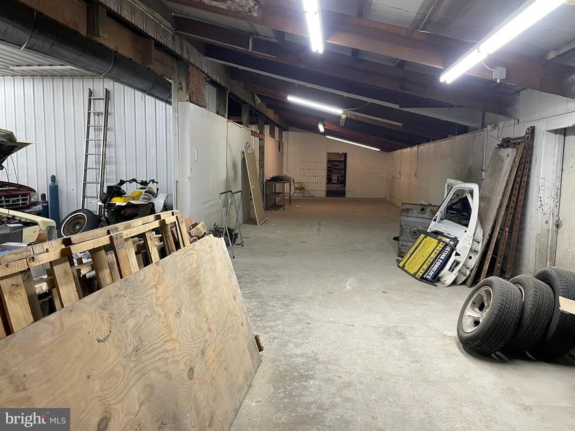 This versatile 18,000+/- square foot commercial property offers - photo 20