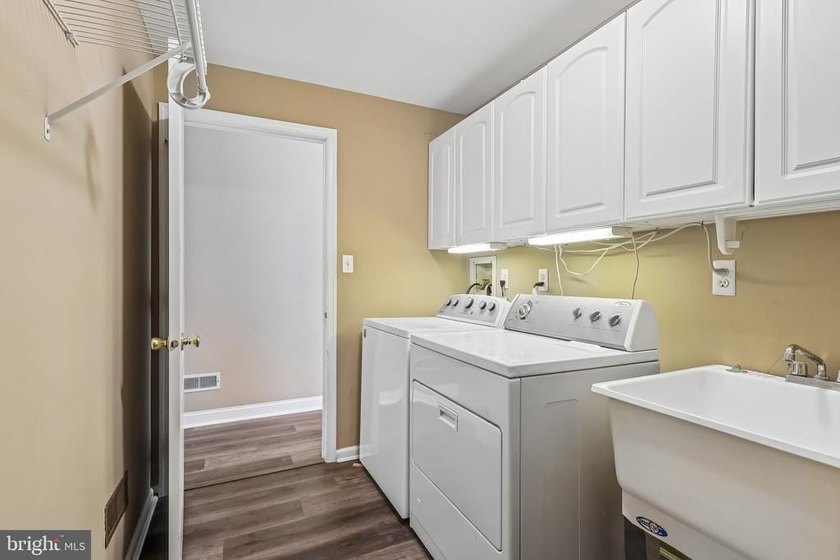 Experience low-maintenance luxury living in this beautifully - photo 28