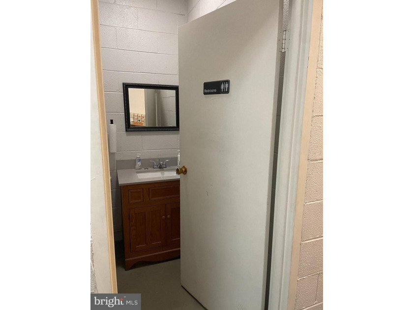 This versatile 18,000+/- square foot commercial property offers - photo 32