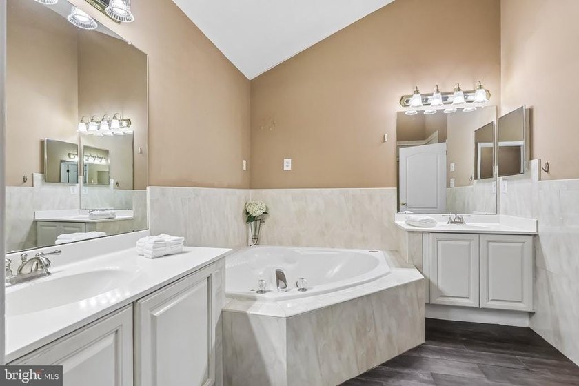 Experience low-maintenance luxury living in this beautifully - photo 37