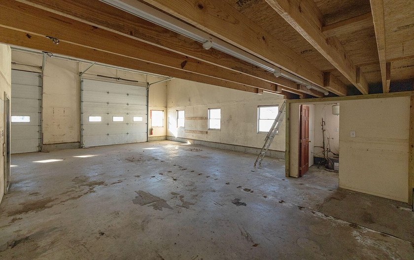 Tremendous commercial opportunity in a high-visibility location - photo 6