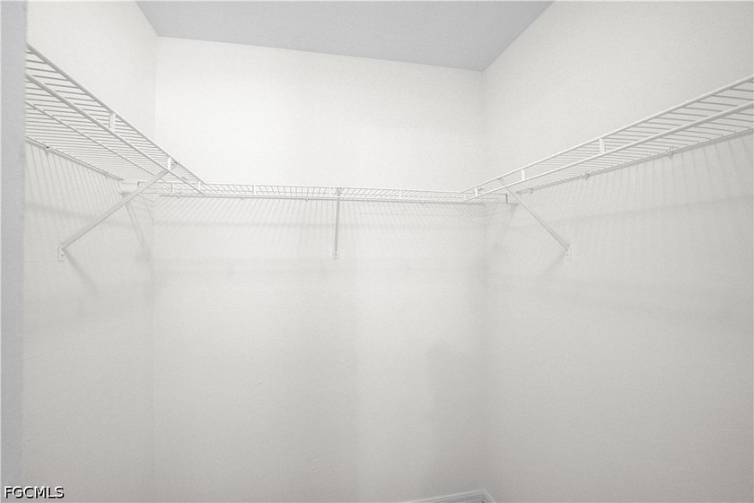Welcome to 1601 NW 16th Terrace, a beautifully maintained - photo 13