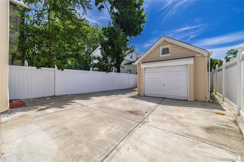 This charming detached Colonial offers the perfect blend of - photo 17