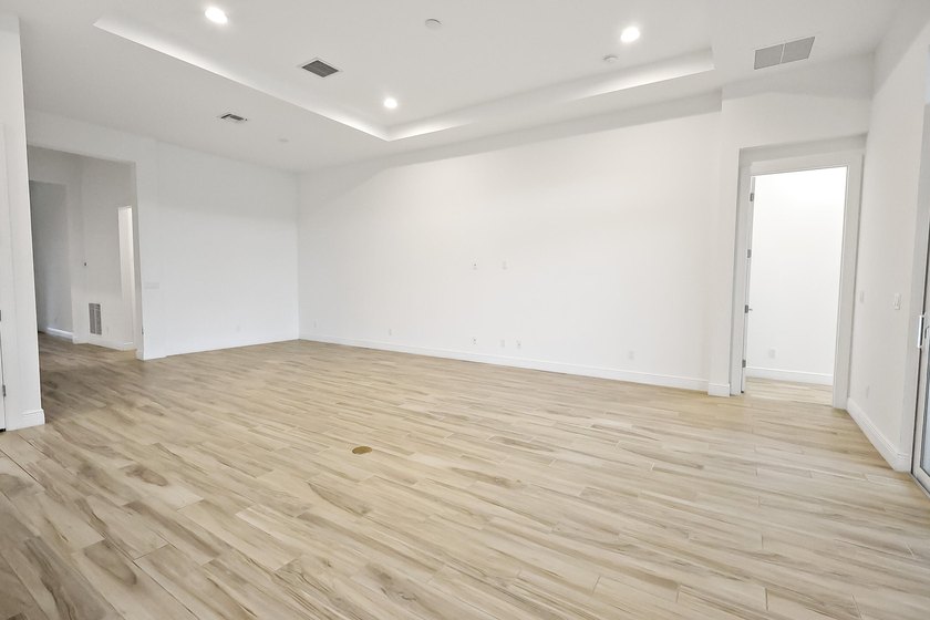 Welcome to both a home and community with endless luxury - photo 9