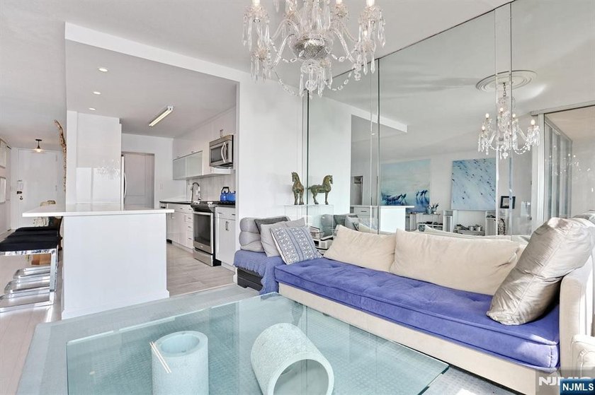 Welcome to your private retreat in the sky at Horizon House - photo 24