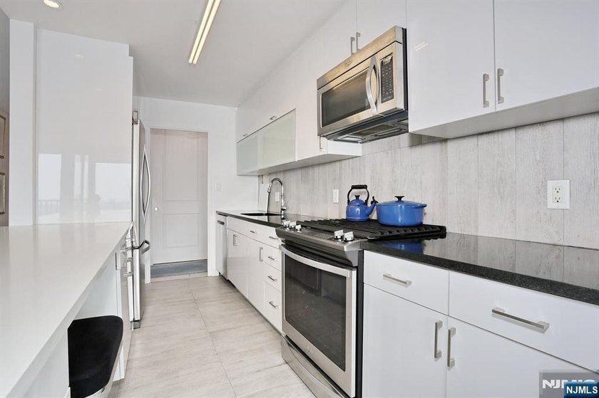 Welcome to your private retreat in the sky at Horizon House - photo 26