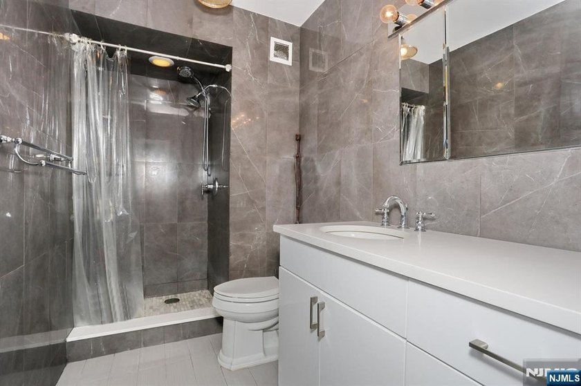 Welcome to your private retreat in the sky at Horizon House - photo 38