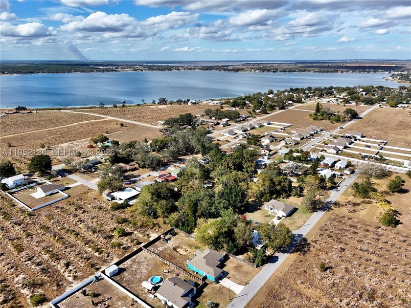 Vacant residential lot located on Florida St in Frostproof, FL - photo 4