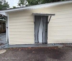 Fantastic investment opportunity with multiple income-generating - photo 2