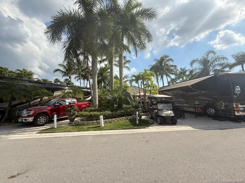 An Entertainer's Paradise - Truly One of a Kind! Welcome to a - photo 2