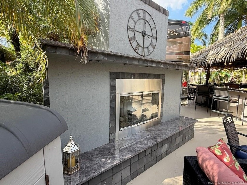 An Entertainer's Paradise - Truly One of a Kind! Welcome to a - photo 5