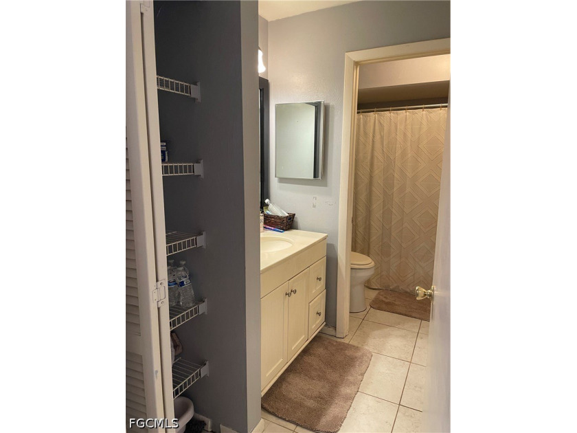 Great location in Fort Myers Shores. Close to Route 31 and - photo 16