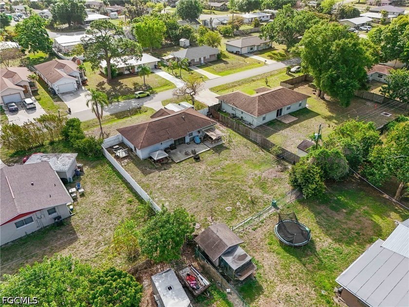 Great location in Fort Myers Shores. Close to Route 31 and - photo 26