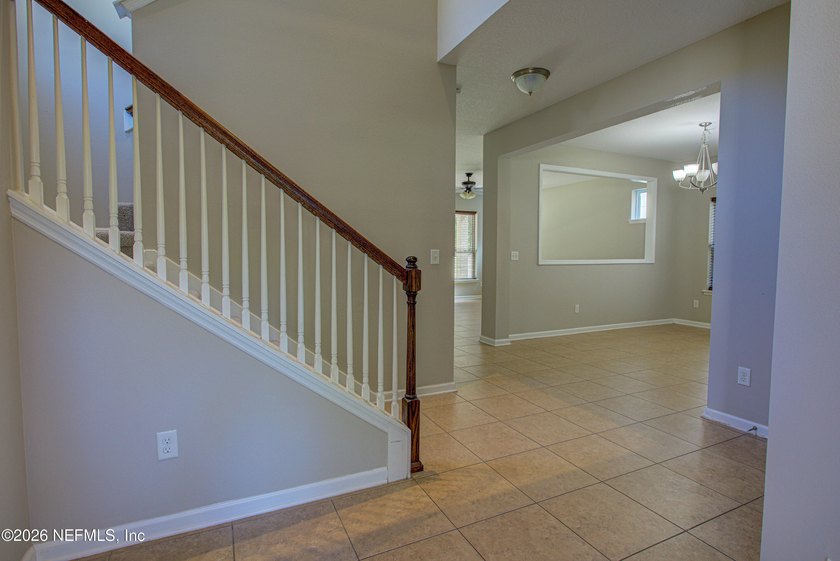 Beautiful David Weekley home in Greenleaf Village! Freshly - photo 10