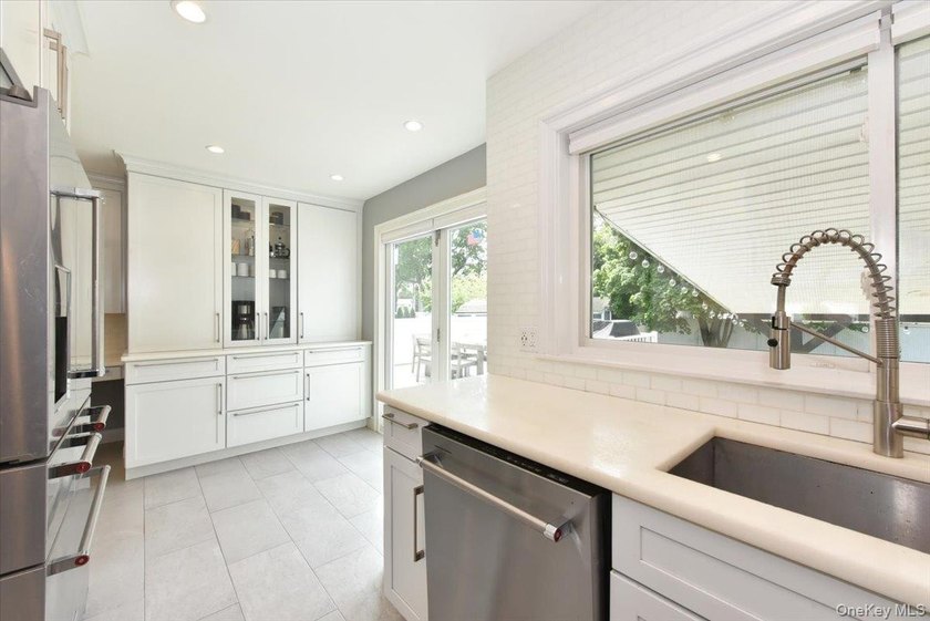 MOVE IN READY completely renovated 3 Bedroom, 2 Bath expanded - photo 12