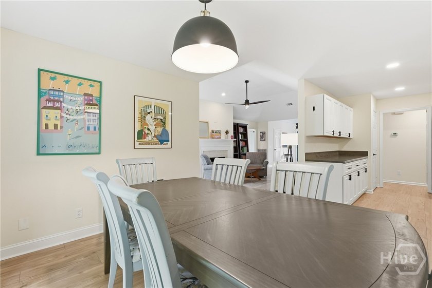 This modern, updated home on Whitemarsh Island is a true - photo 13