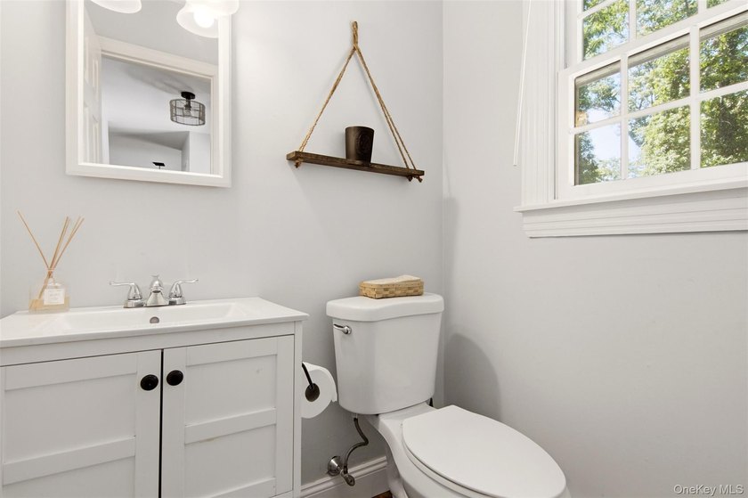 Stunning 4-bedroom, 2.5 bath Colonial nestled on a quiet - photo 14