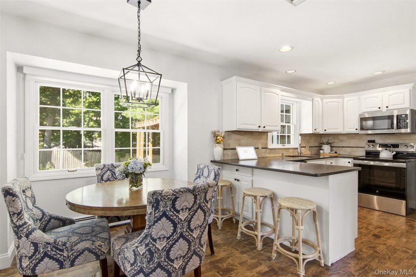Stunning 4-bedroom, 2.5 bath Colonial nestled on a quiet - photo 19
