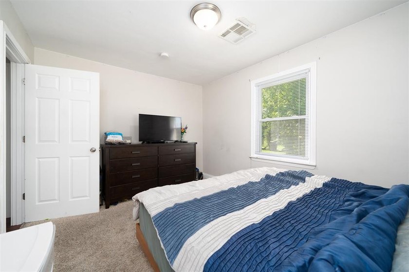 Welcome to this charming 3-bedroom, 1-bath brick home nestled in - photo 19