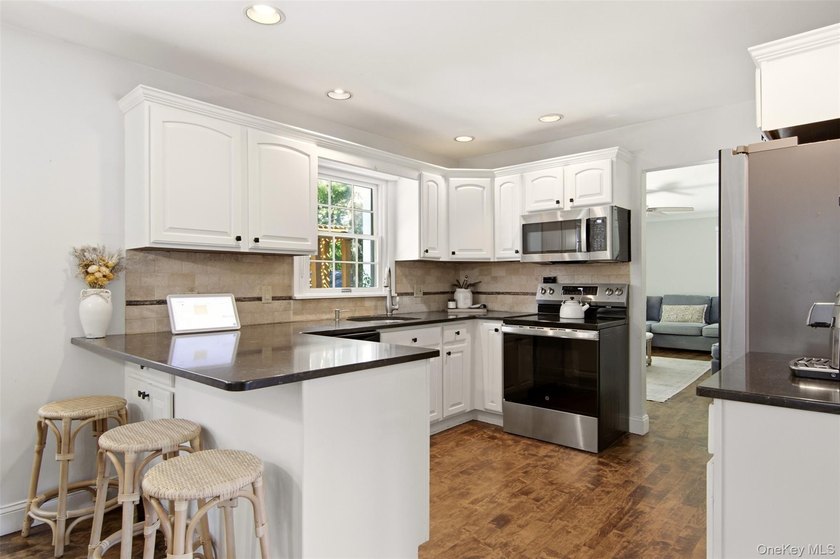 Stunning 4-bedroom, 2.5 bath Colonial nestled on a quiet - photo 20