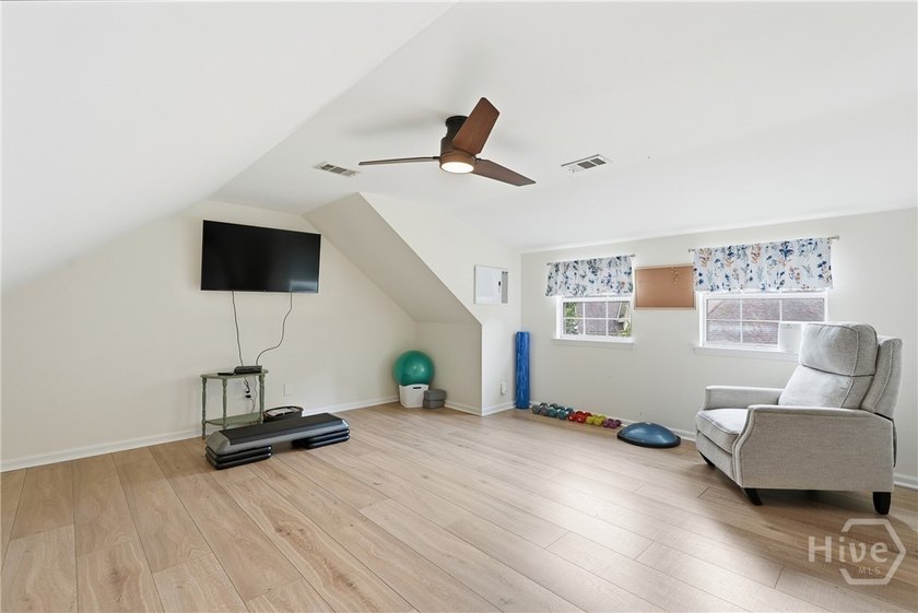 This modern, updated home on Whitemarsh Island is a true - photo 28