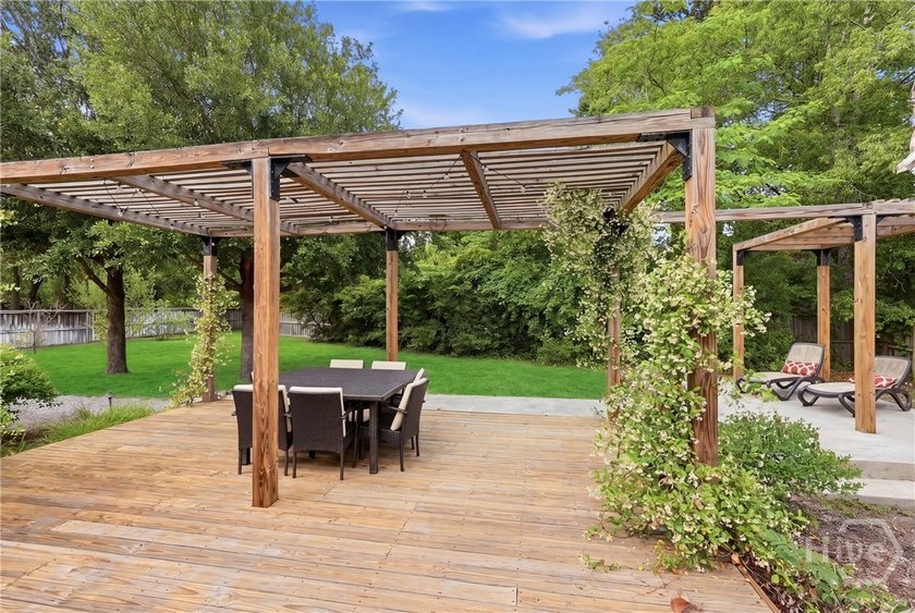 This modern, updated home on Whitemarsh Island is a true - photo 32