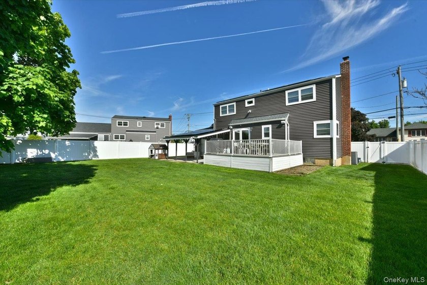 MOVE IN READY completely renovated 3 Bedroom, 2 Bath expanded - photo 34
