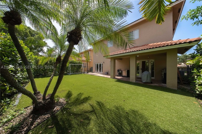 Welcome to Monarch Lakes, one of Miramar's most desirable gated - photo 21
