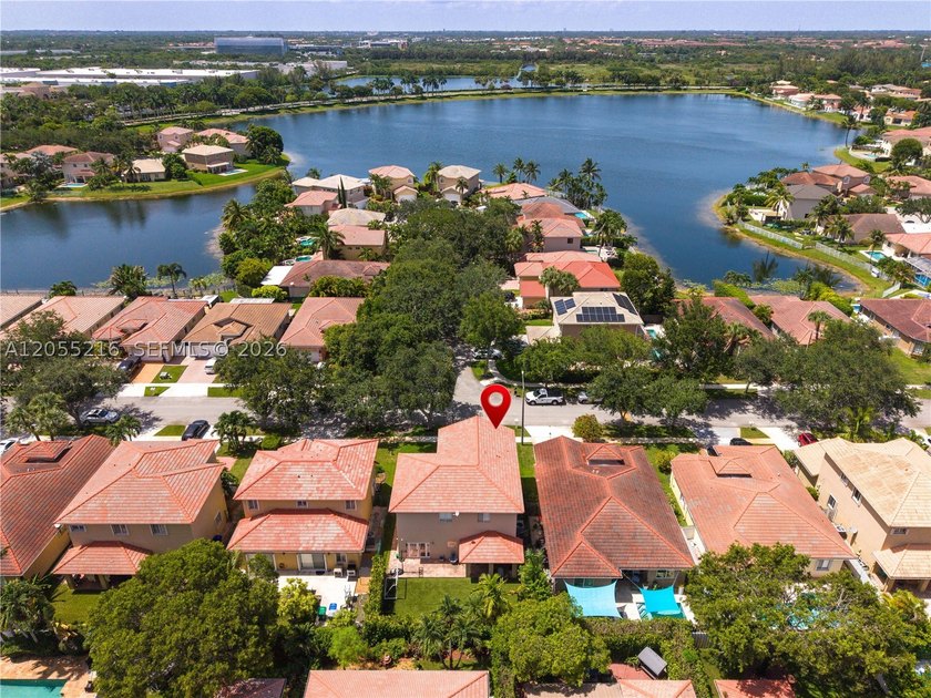 Welcome to Monarch Lakes, one of Miramar's most desirable gated - photo 23