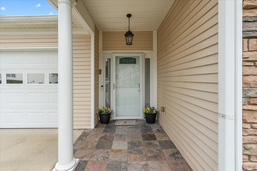 WELCOME TO LOW-MAINTENANCE LIVING... WITHOUT SACRIFICING THE - photo 8