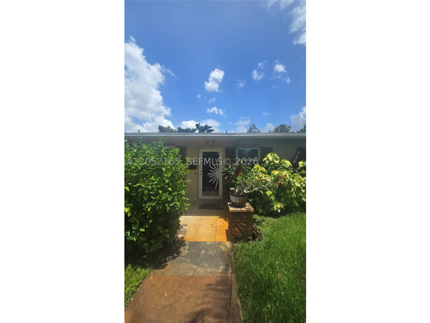 Beautifully updated 3-bedroom, 2-bath pool home with NO HOA in - photo 3