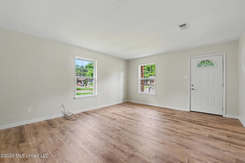 HUGE PRICE IMPROVEMENT! Your search ends here! Renovated home in - photo 3