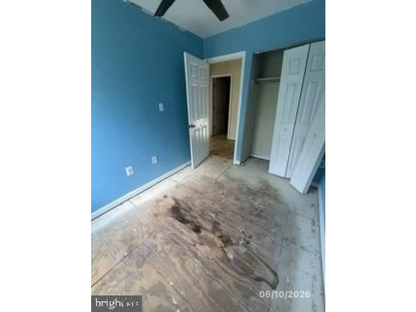 Wonderful Opportunity in Annapolis! Unlock the potential of this - photo 4