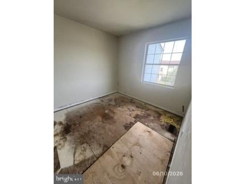 Wonderful Opportunity in Annapolis! Unlock the potential of this - photo 9