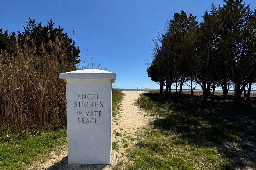 Southold, North Fork - Private Bayfront Community Living - photo 17