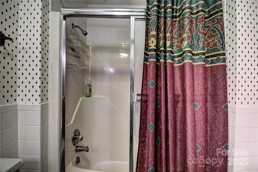 What a versatile property! Are you looking for a - photo 19