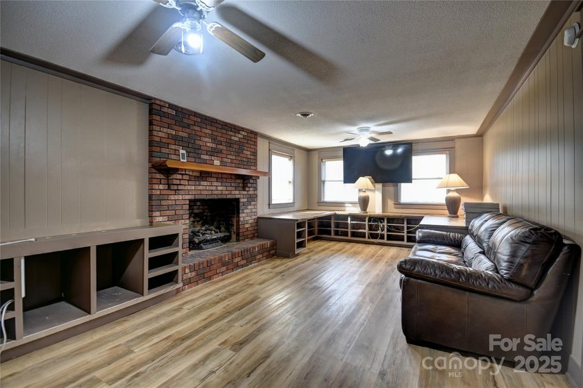 What a versatile property! Are you looking for a - photo 28