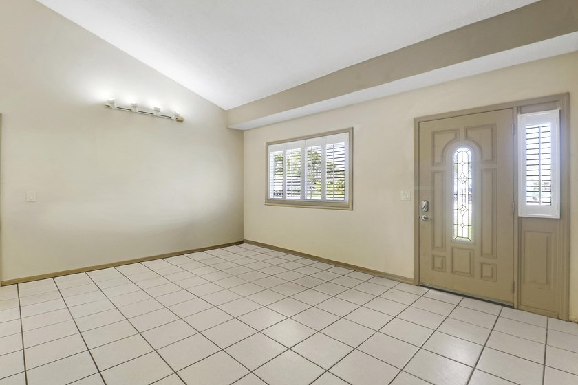 4 bedroom, 2 bath home in the sought-after Indian River Estates - photo 3