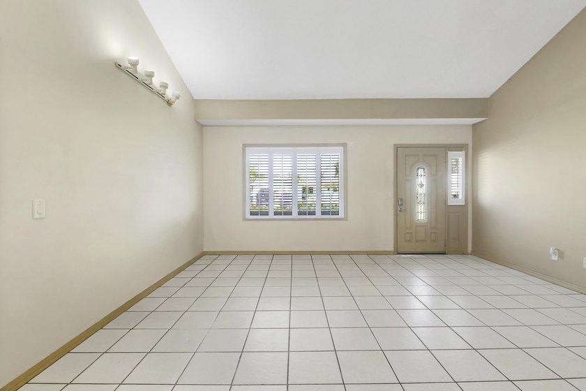 4 bedroom, 2 bath home in the sought-after Indian River Estates - photo 4