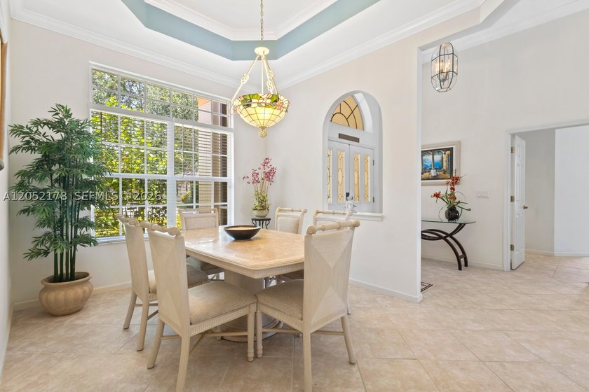 Welcome to paradise! This is an exceptional 3-bedroom, 2-bath - photo 10