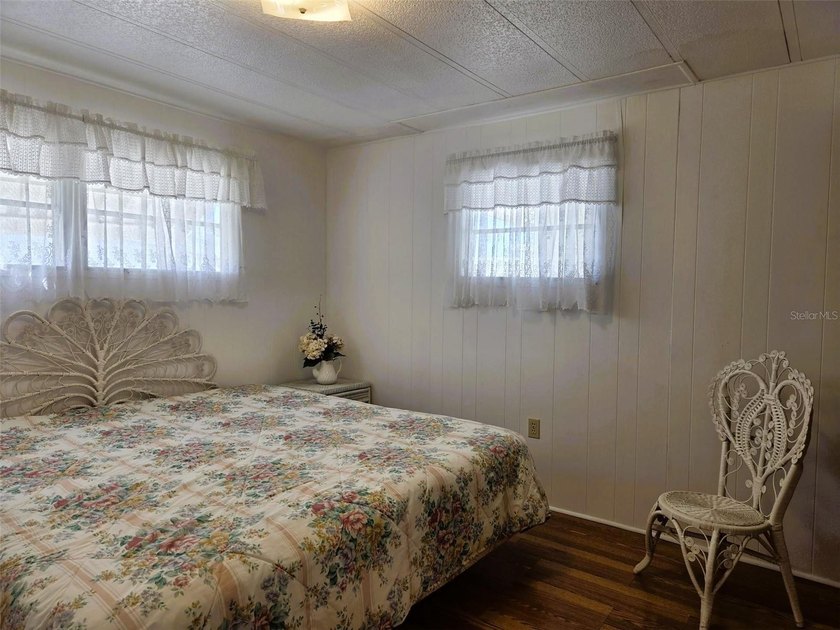 OAKWOOD MANOR - WHERE FUN, FRIENDSHIP, AND FLORIDA LIVING COME - photo 22