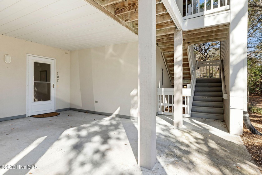 Welcome to this beautifully maintained, fully furnished - photo 2